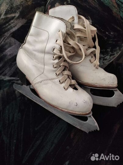 Коньки нат.кожа д/девочки р.29, 32