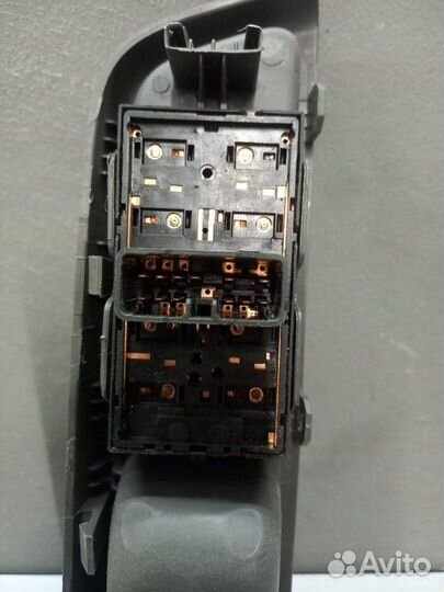 Блок управления стеклоподъемниками передний левый