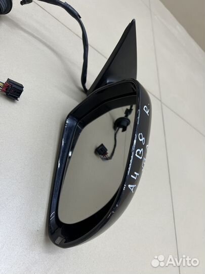 Зеркало заднего вида правое Audi A4 B8