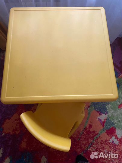 Детский стол и стул