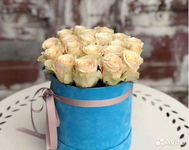 Коробка цветов из 25 роз, доставка роз, букетов