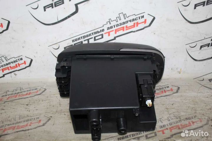 Подлокотник hyundai IX35 tucson LM черный D045