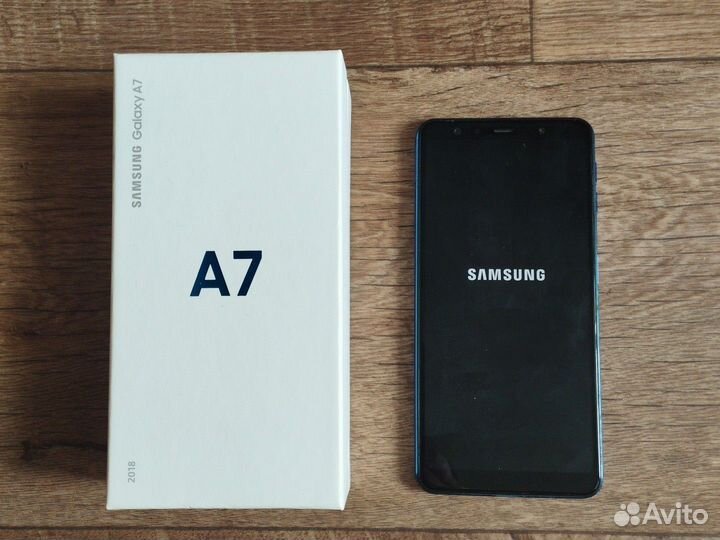 Samsung Galaxy A7 (2018), 4/64 ГБ