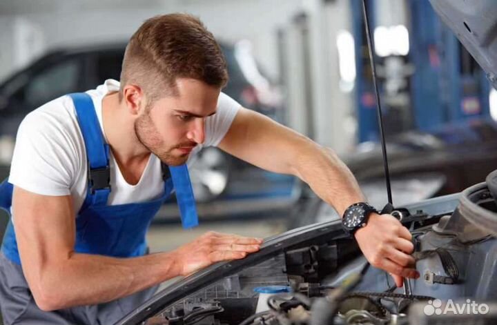 Требуется автослесарь-шиномонтажник