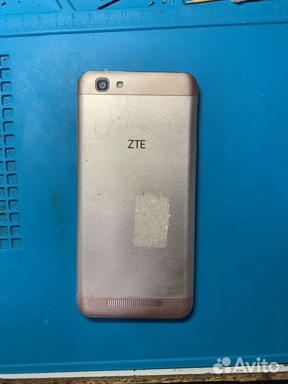 ZTE Blade A610, 2/16 ГБ