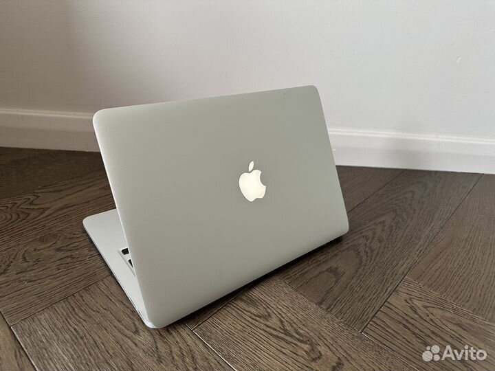 Apple MacBook Pro 13 2014 4/128gb Retina/Новый АКБ