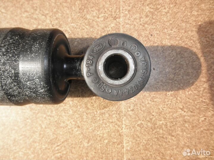 Задний амортизатор на Форд Транзит