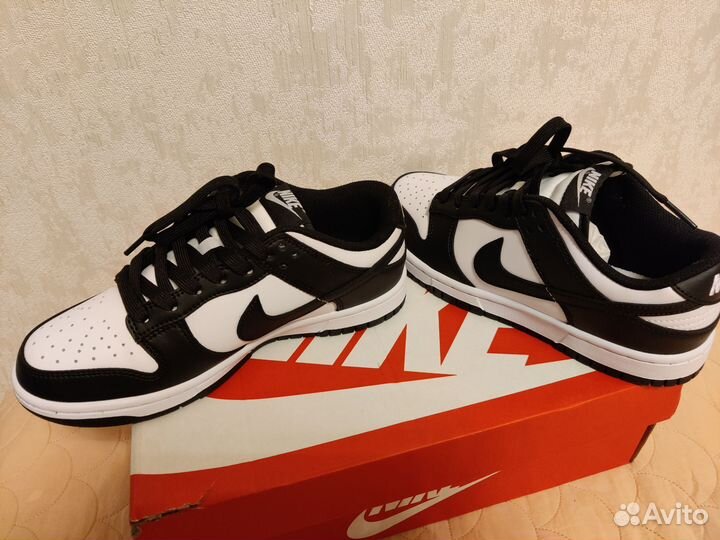 Nike dunk low black white panda