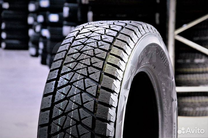 Bridgestone Blizzak DM-V2 235/55 R20 102T
