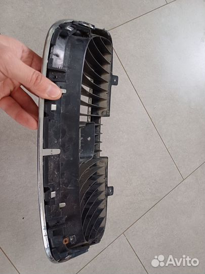 Центральная решётка seat Leon