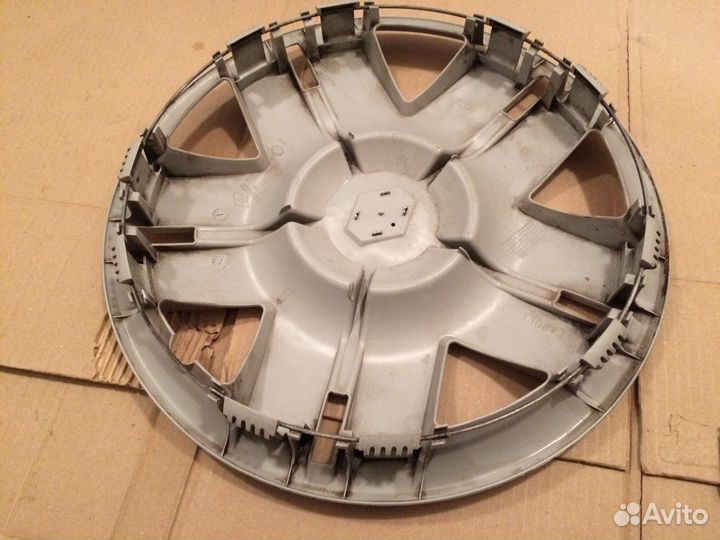 Колпак колеса Renault 8200198219