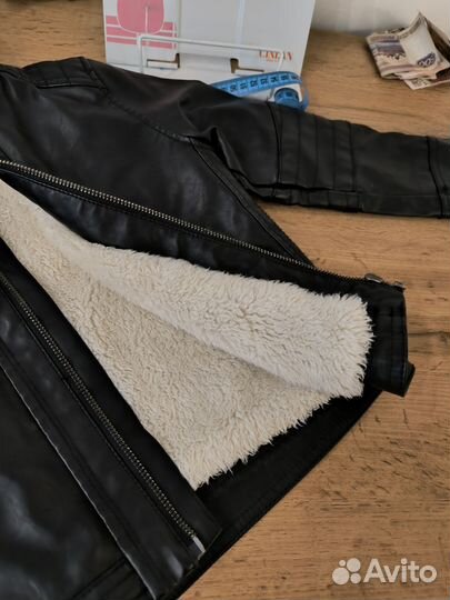 Куртка H&M осенняя на мальчика р. 110 с капюшоном