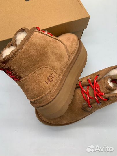 Ботинки UGG на платформа с мехом и на шнурках