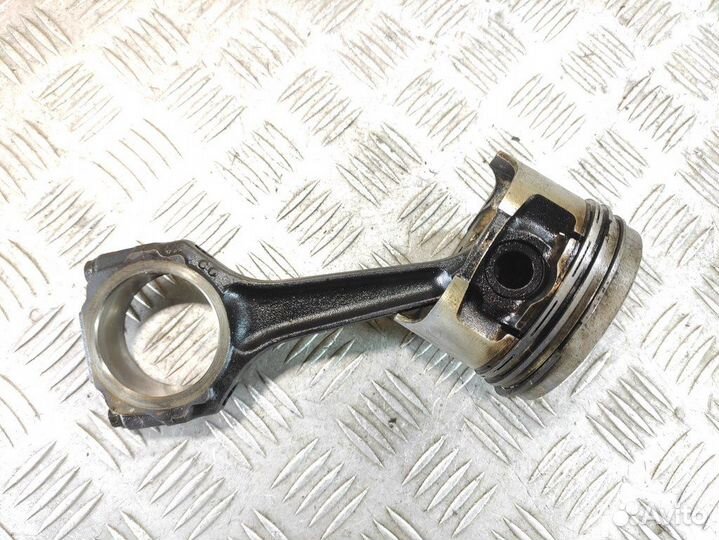 Поршень с шатуном Renault Laguna 1994 1998