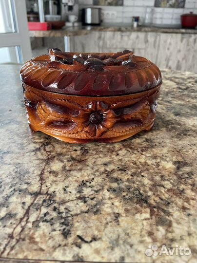 Шкатулка деревяная резная