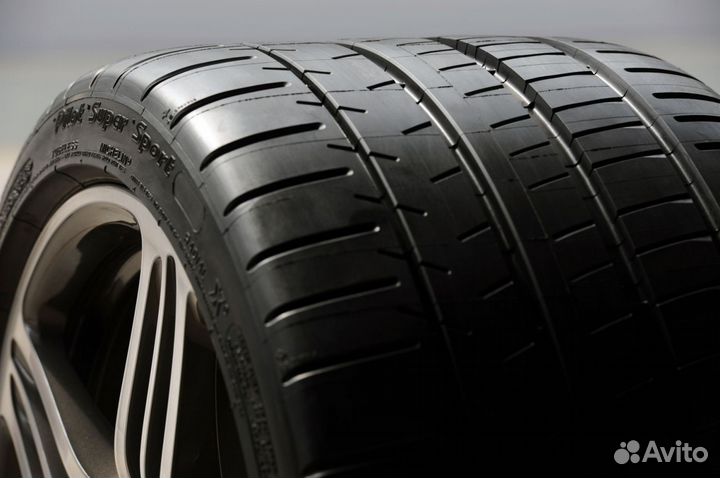 Michelin Pilot Super Sport 285/35 R21 и 325/30 R21 108Y