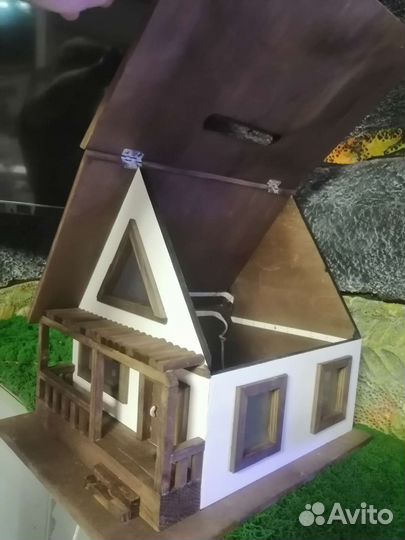 Домик-ночник, сундучек (для свадебных конвертов.)