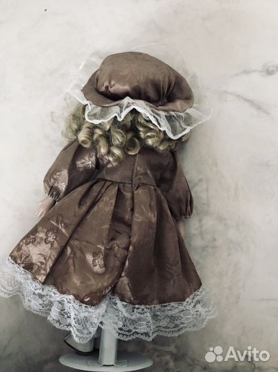 Кукла фарфоровая коллекционная