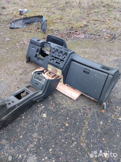 Передняя панель Mitsubishi galant 1991г.в