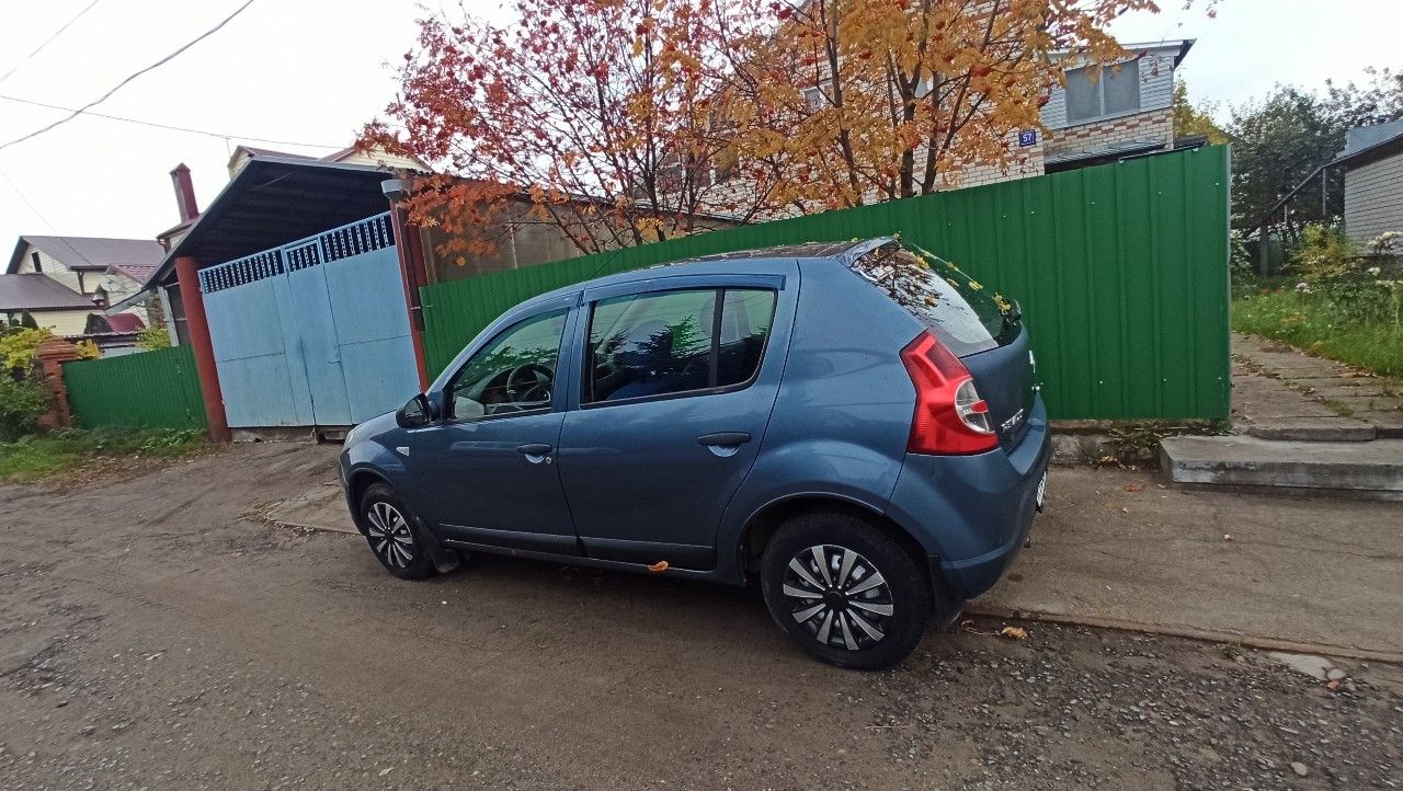 Renault Sandero: фото владельца