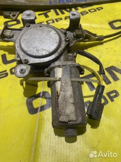 Передний левый стеклоподъемник Daewoo Espero