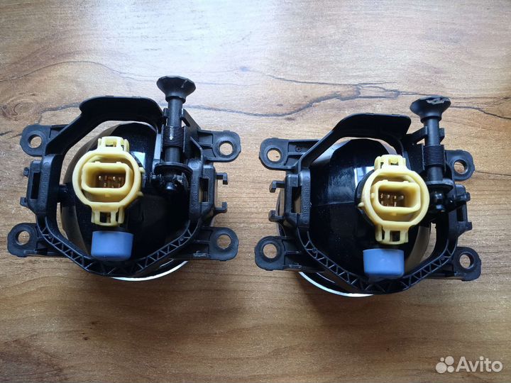 Противотуманные фары Рено Сандеро 2012