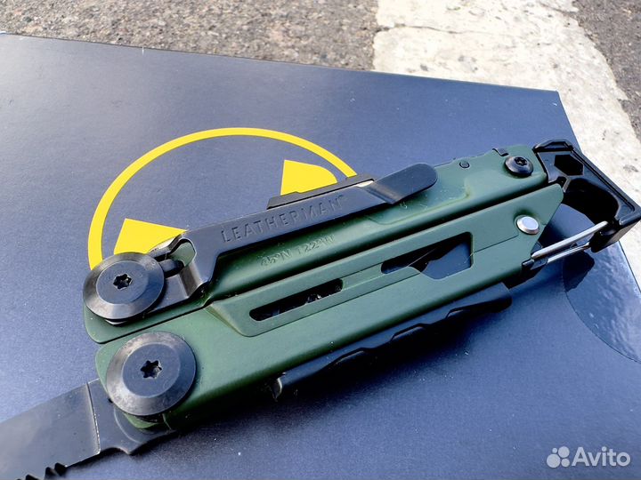 Leatherman Signal Green Topo