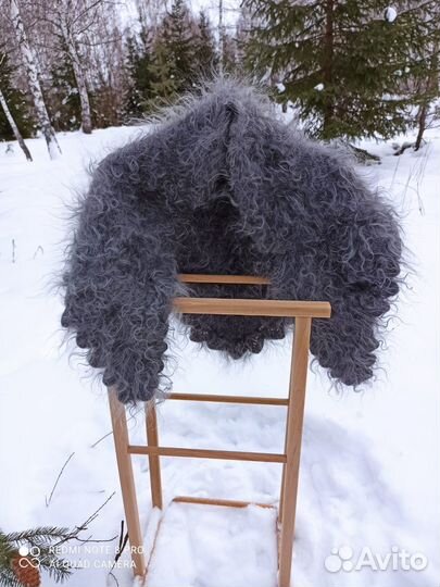 Пуховый полушалок