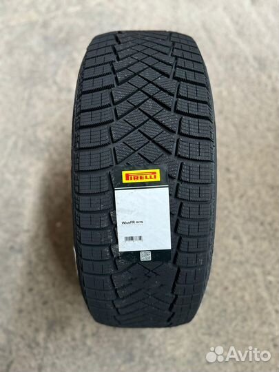Pirelli Ice Zero FR 215/55 R18