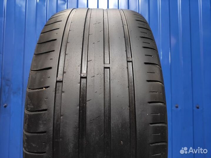 Kumho Ecsta HS51 235/45 R17