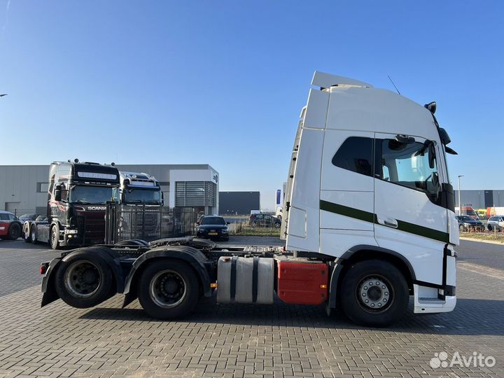 В разборке грузовик Volvo,FH с 2013
