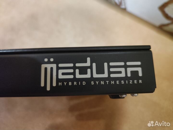 Dreadbox Polyend Medusa синтезатор