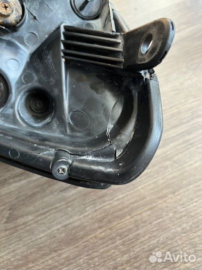 Фары оригинал правая разбитая kia rio 2 jb fl