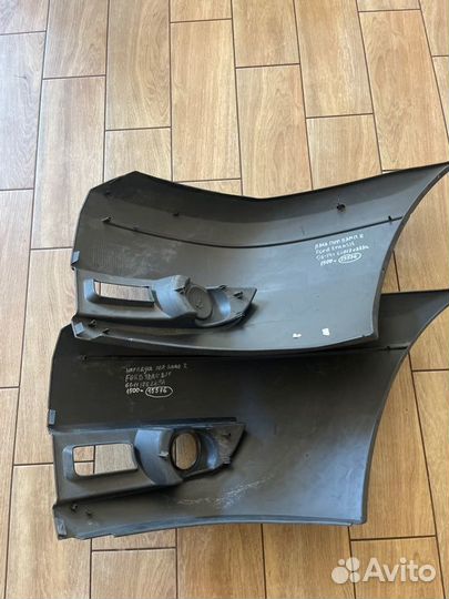 Накладка переднего бампера передняя правая Ford