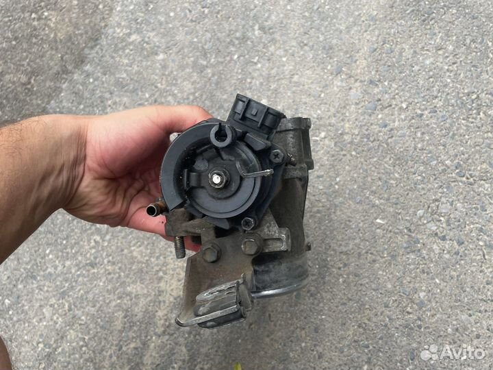 Дросельная заслонка Toyota crown 2jz fse 3Л