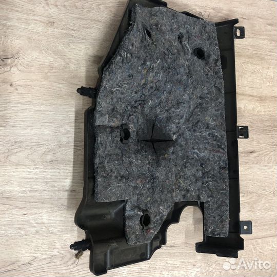 Накладка под бардачок Outlander 3