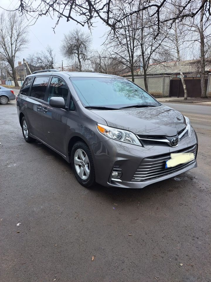 Toyota Sienna: фото владельца