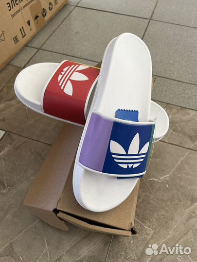 Шлепки adidas новые