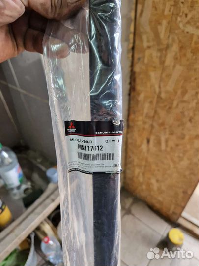 Молдинг двери mitsubishi pajero sport 2 наружний