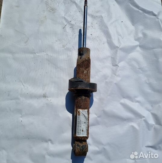 Амортизатор Volkswagen Touareg