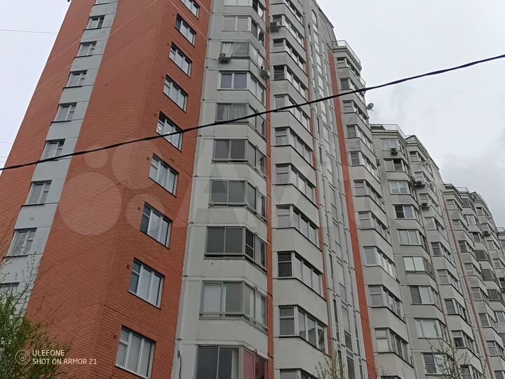 Доля в 3-к. квартире, 75,7 м², 8/17 эт.