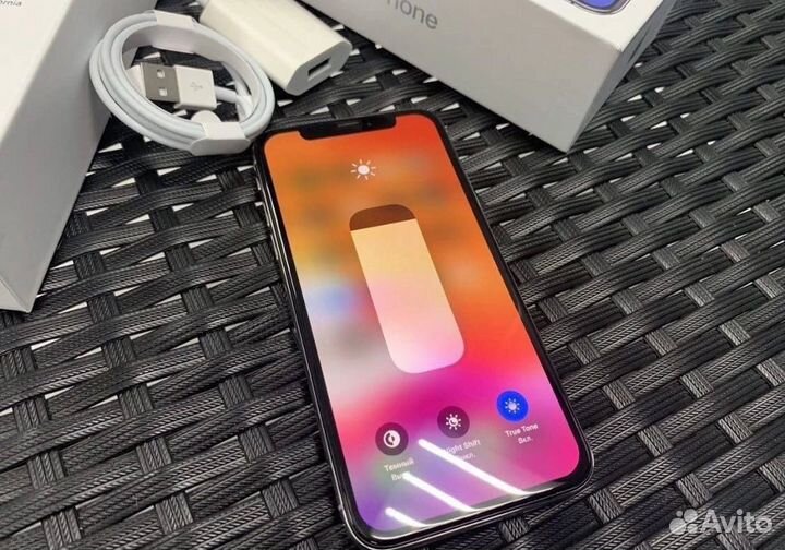 iPhone X, 256 ГБ