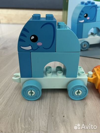 Lego duplo animai train