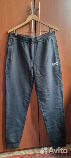 Спортивный костюм мужской EA7