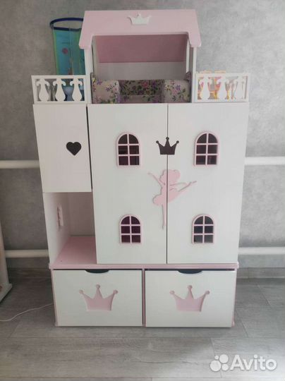 Кукольный домик с мебелью