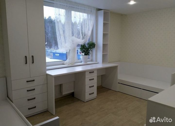 Рабочая зона у окна