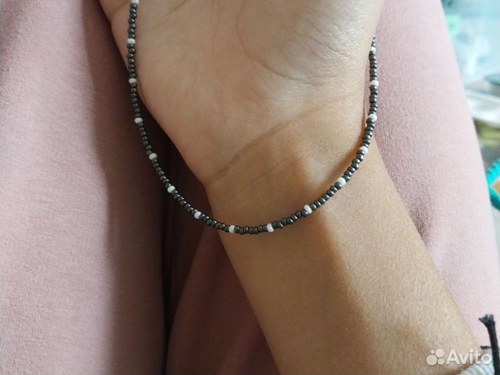 Женский красивый чокер из бисера