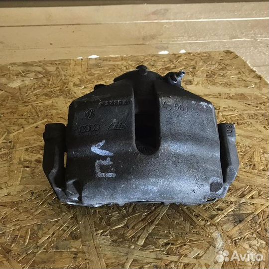 Суппорт передний левый Volkswagen Jetta 6 CPR 2017