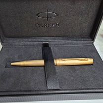 Шариковая ручка Parker Premier Monochrome Gold