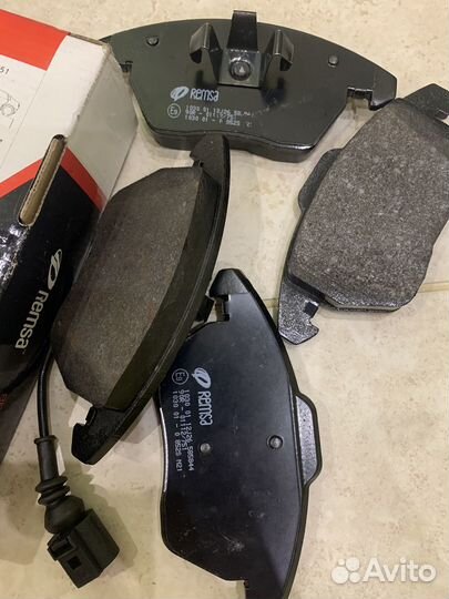 Передние тормозные колодки remsa 103001